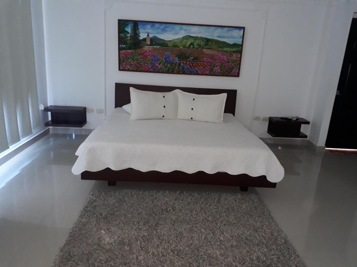 Hotel Boutique Ceiba Real Gigante ภายนอก รูปภาพ